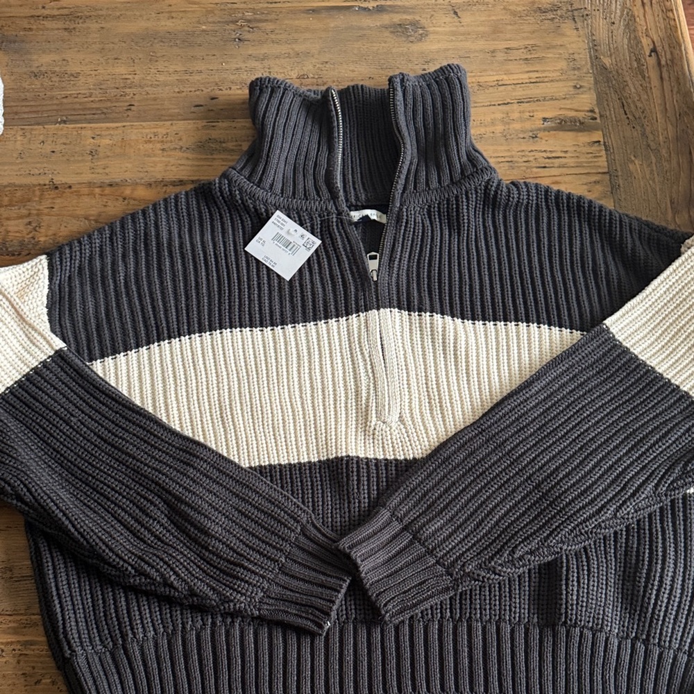 NWT! American Eagle gray and Cream Women's half zip Sweater - Picture 1 of 7